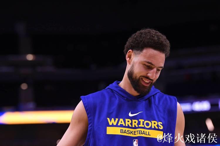 克莱-汤普森全场10中4,三分9中4得到12分2篮板1抢断 克莱-汤普森全场10中4,三分9中4得到12分2篮板1抢断